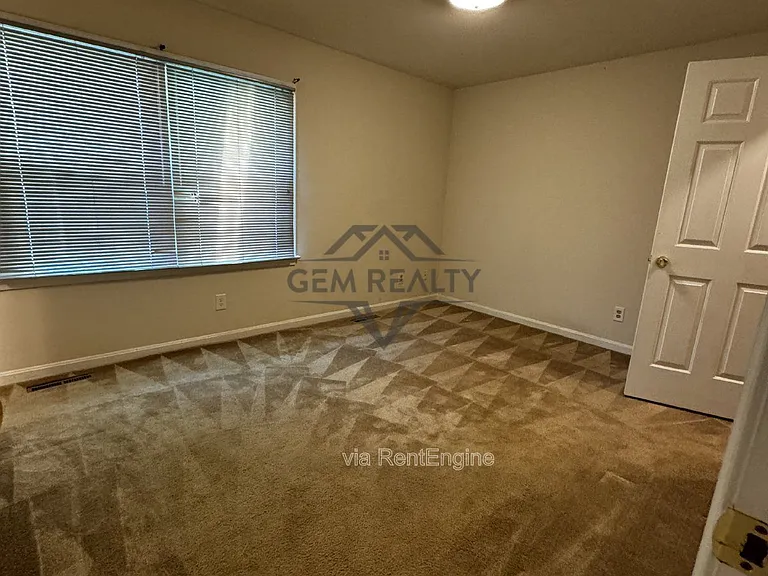 5088 Blarney St — Photo 21