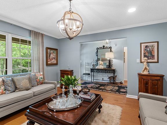 5th image of 2946 Giverny Cir