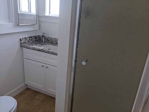 4th image of 637 Central Ave #6