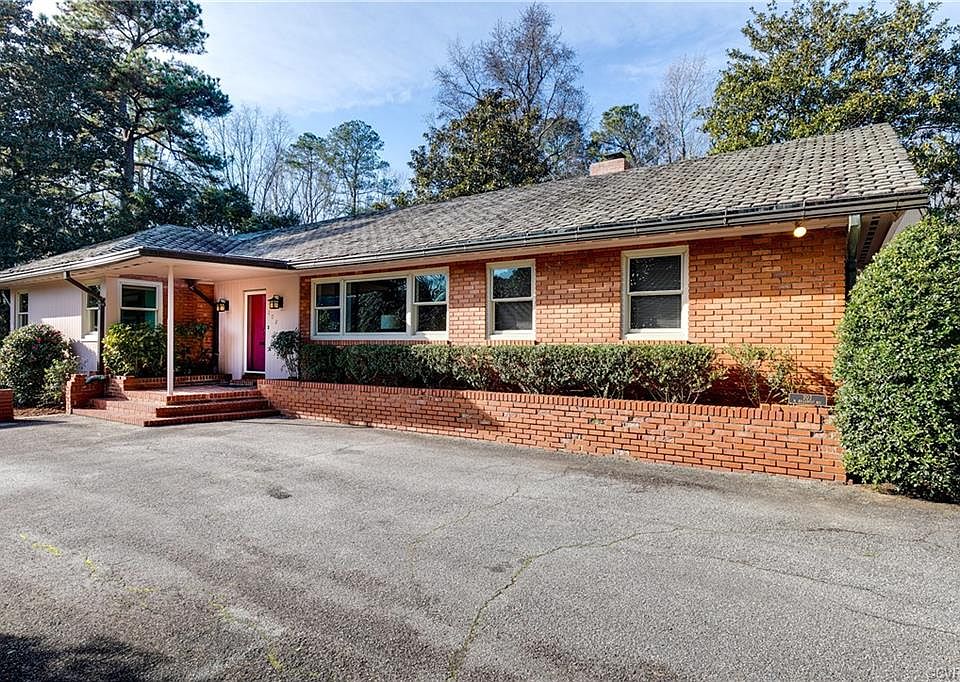 1st image of 202 W Hillcrest Ave