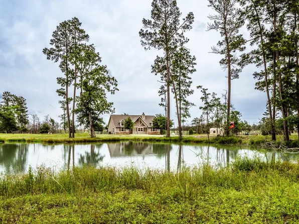 1916 Fm 247, Huntsville, TX 77320