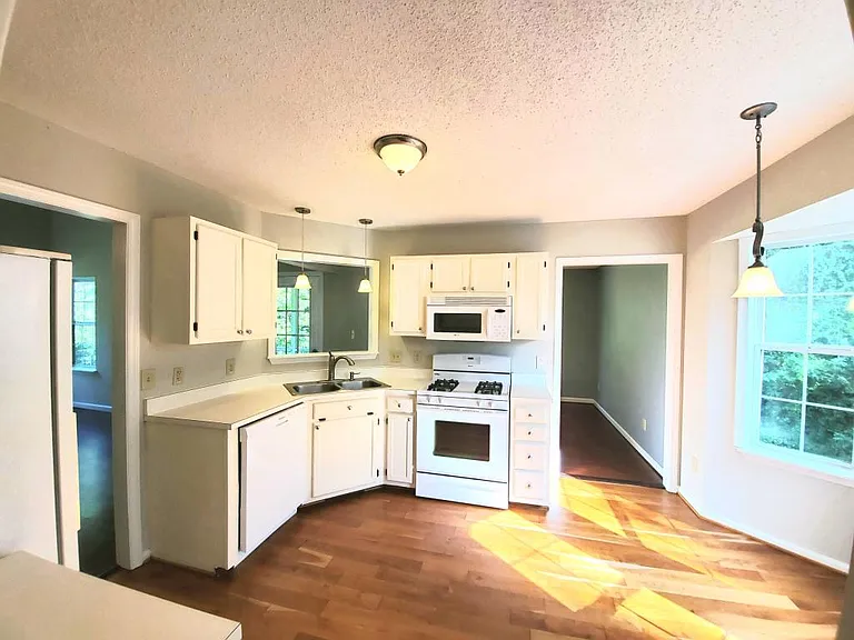 909 Perry Howard Rd — Photo 8