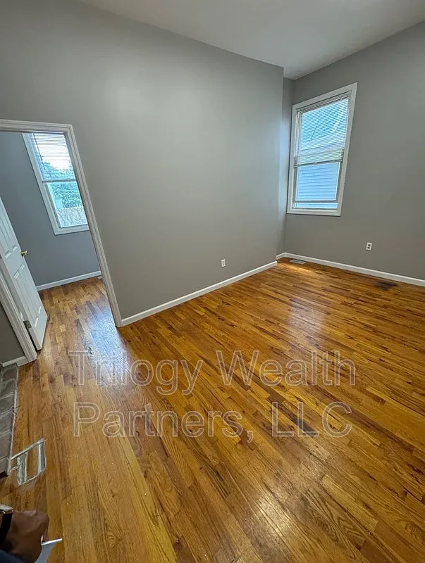 2 bed, 1.0 bath, $2,025 — Photo 2