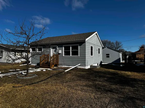 903 13th St S, Virginia, MN 55792