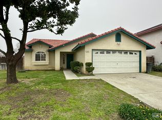 1925 Heather Way, Delano, CA 93215