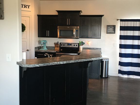 4th image of 3361 N Volcanic Ave