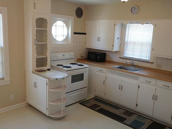 4th image of 71 Jenny Ln