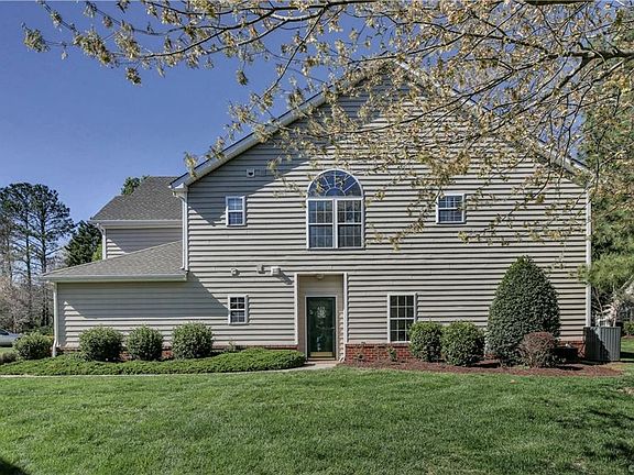 3rd image of 609 Bellerive Ct