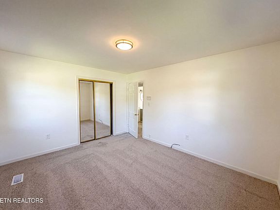 4th image of 2205 Adair Dr