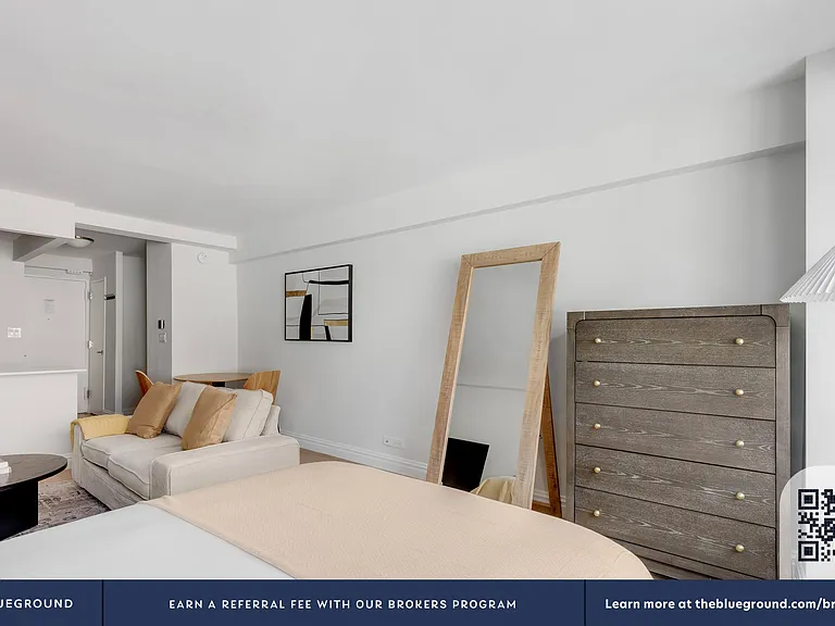 340 E 51st St #8G — Photo 13
