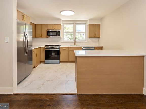 5th image of 116 Laureba Ave