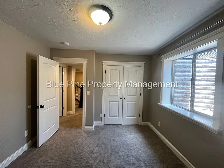 340 Chateau Dr #1 — Photo 24
