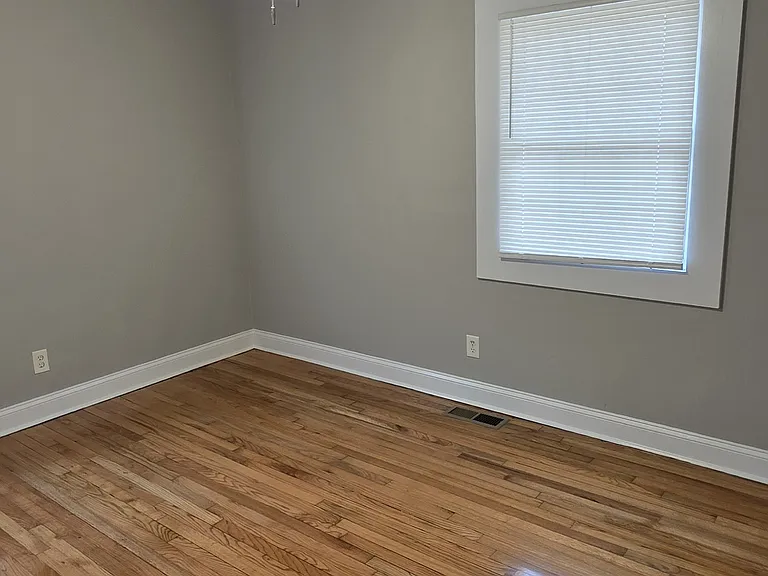 108 Woodgate Dr — Photo 5