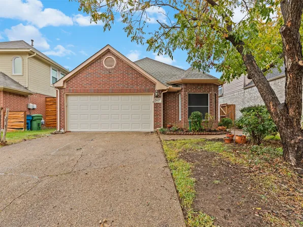 2027 Raven Ln, Lewisville, TX 75077