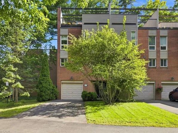 1250 Marlborough Ct #13, Oakville, ON L6H 2W7