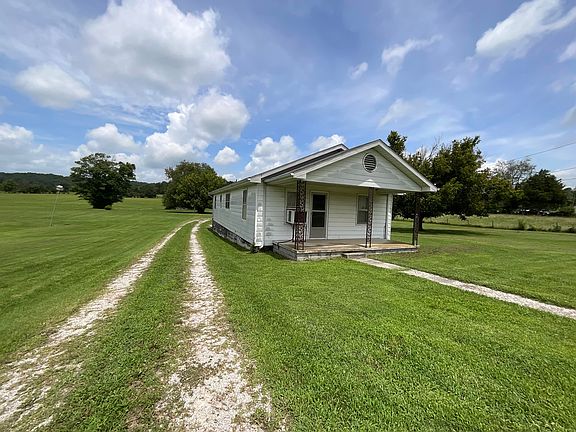 2nd image of 709 Old Highway 90