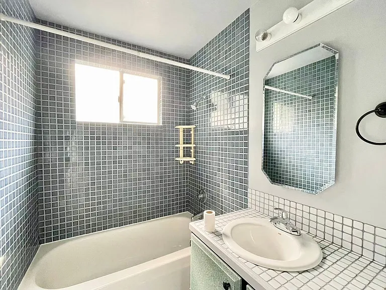 13807 NE 76th St — Photo 20