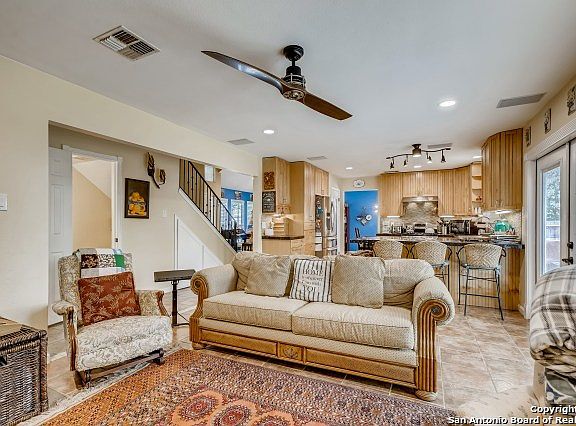 5th image of 103 Cibolo Bridge Dr