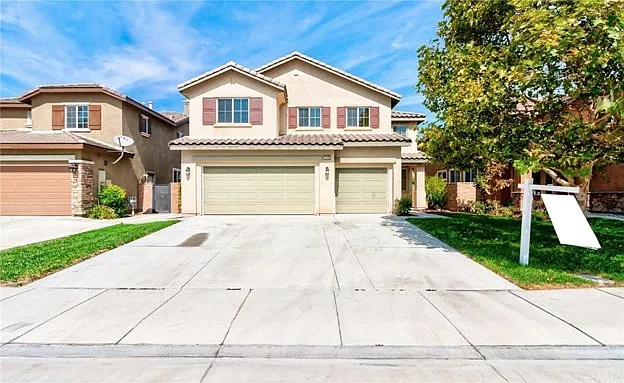 5 bed, 2995 sqft, $4,000 — Photo 1