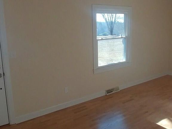 5th image of 158 Grace Ln