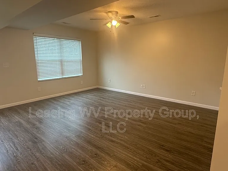 7 Christian Ct — Photo 4