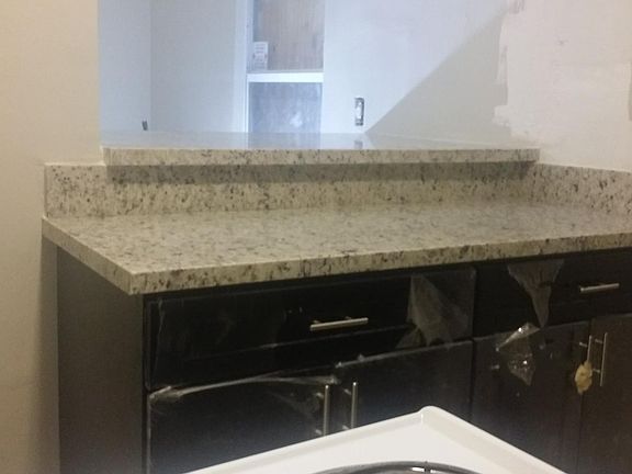 3rd image of 617 N Sapodilla Ave