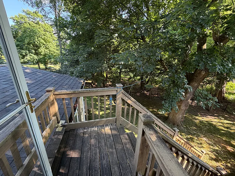 51 Pilgrim Dr #B — Photo 12