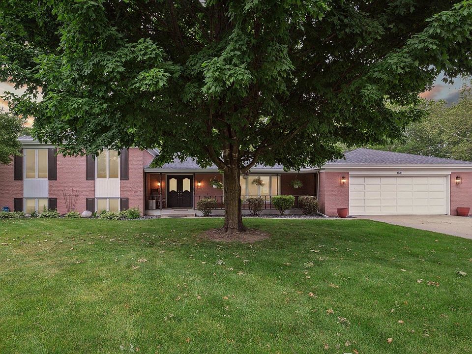 1st image of 1621 N Bay Dr