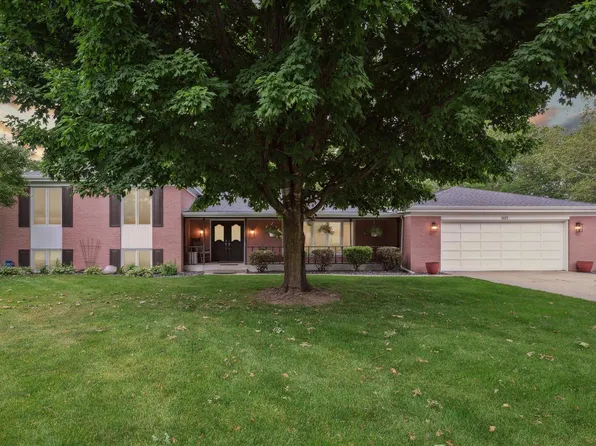 1621 N Bay Dr, Elkhart, IN 46514