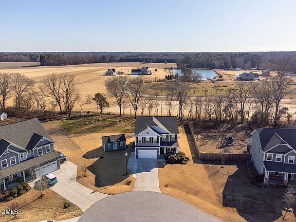 3rd image of 1305 White Spruce Dr