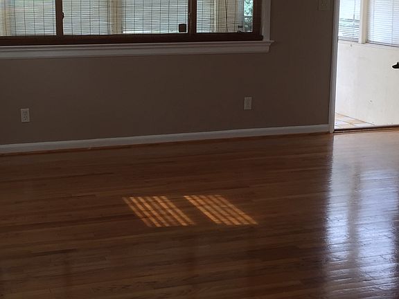 5th image of 2305 Haywood Ave