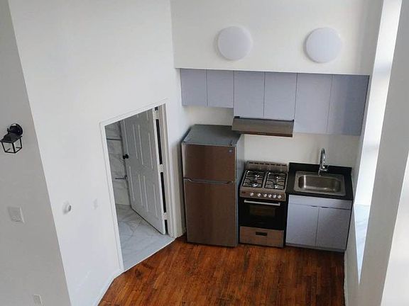 2nd image of 15 Lawton St APT 11