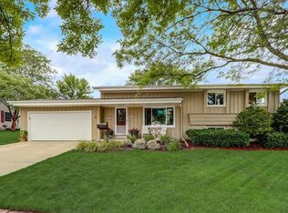 6422 Sycamore St, Greendale, WI 53129