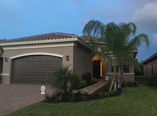 13616 Mandarin Cir, Naples, FL 34109