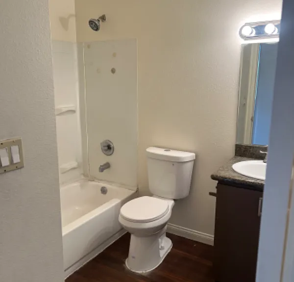 238 E Vernon Ave #203 — Photo 5