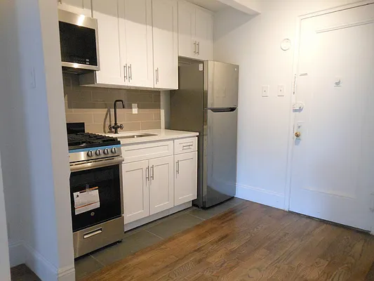 Rented by Anchor Associates | media 11