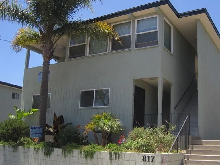 815 E De La Guerra St — Photo 1