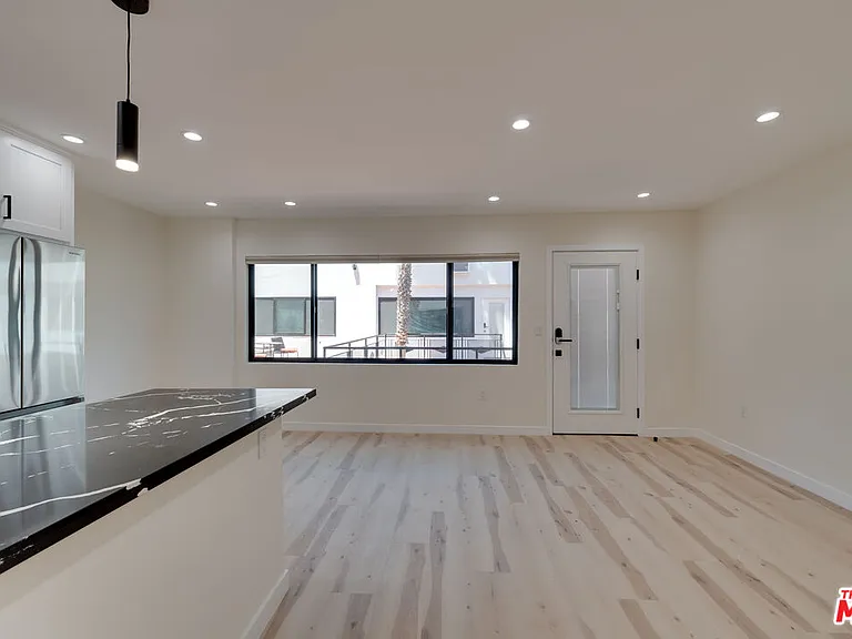 928 N San Vicente Blvd #109 — Photo 6