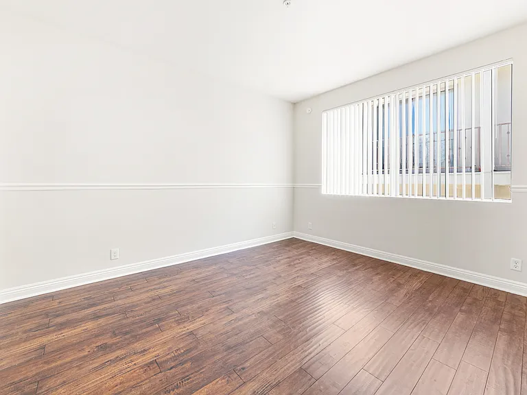 4560 Coldwater Canyon Ave #303 — Photo 21