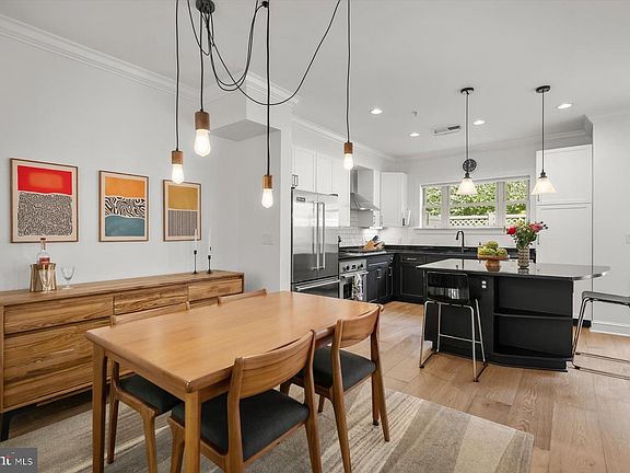 4th image of 2239 Fairfax Dr N