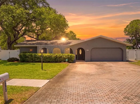 9760 136th St, Seminole, FL 33776