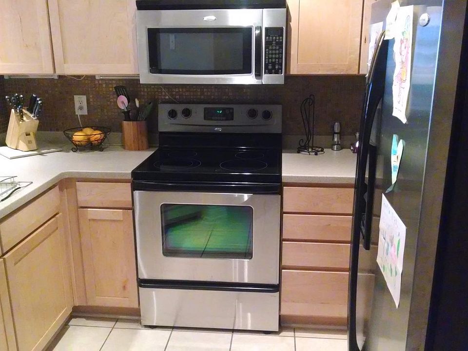 2nd image of 1117 Basildon Rd #1117