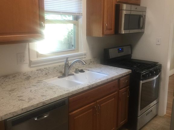5th image of 217 E Lemon Ave