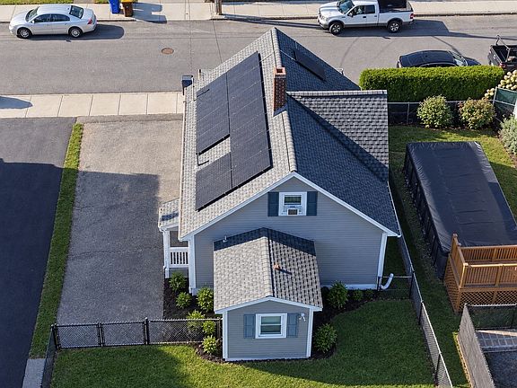 3rd image of 40 Vestal St