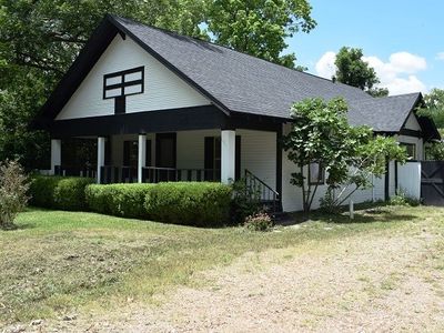 308 E Saunders St, Trenton, TX, 75490