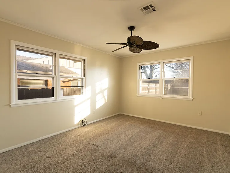 2730 W Country Club Dr — Photo 12