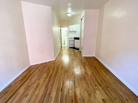 4th image of 240 E 89th St APT 1d