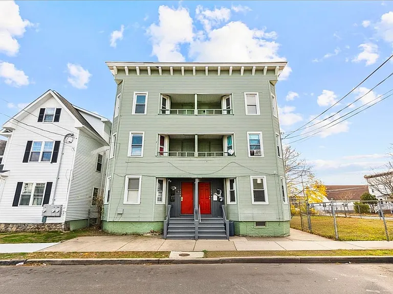 746-748 Maple St — Photo 21