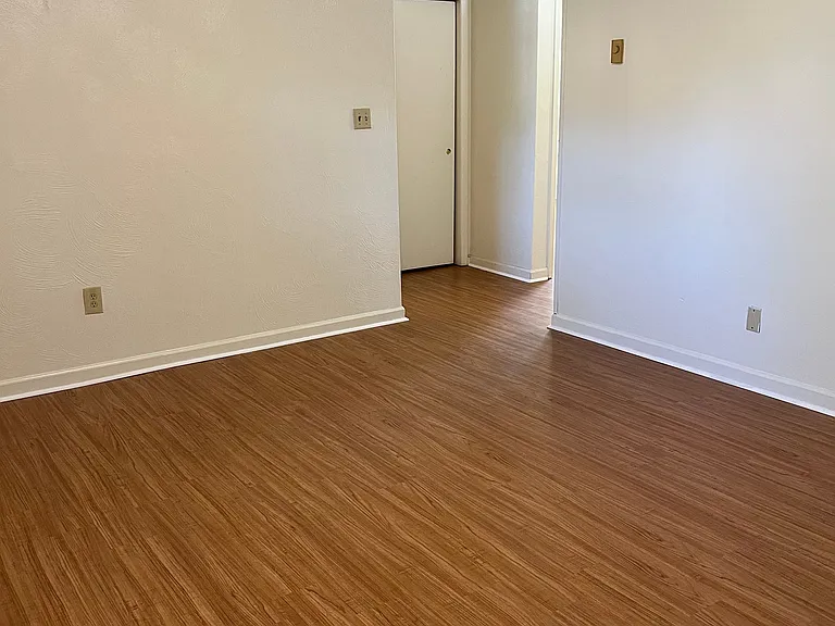Apartment Heights — Photo 70