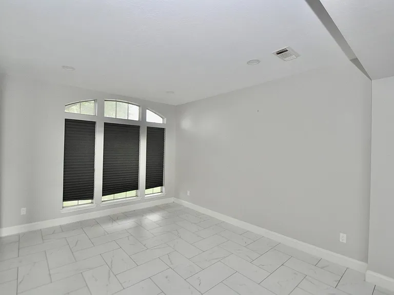 8819 Hedgestone Ct — Photo 7
